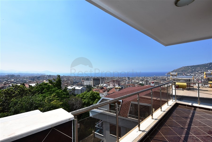 مناسبة للجنسية التركية -دوبلكس اطلالة بحر وقلعة -في مركز الانيا 