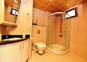 مناسبة للجنسية التركية -دوبلكس اطلالة بحر وقلعة -في مركز الانيا 