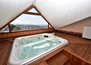 مناسبة للجنسية التركية -دوبلكس اطلالة بحر وقلعة -في مركز الانيا 