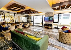 مجمع بخدمات فندقية -شقة غرفة وصالة -في مهموتلار / الانيا 