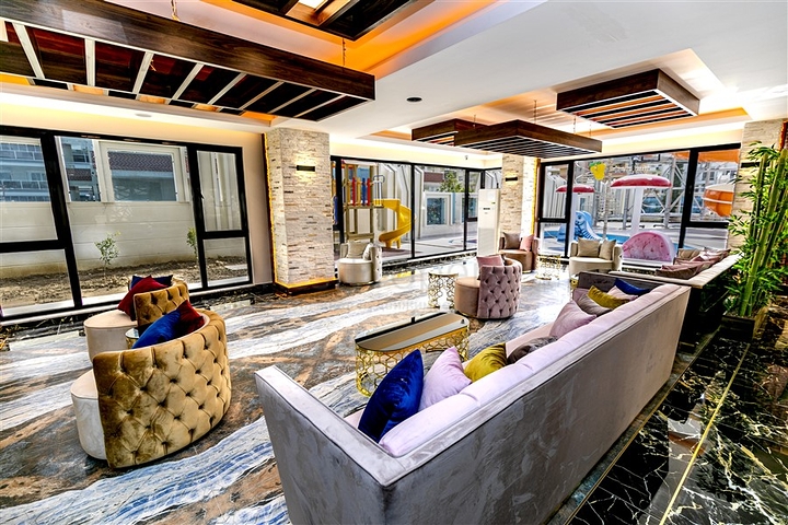 مجمع فاخر - 5 نجوم - شقة غرفة وصالة  -في مهموتلار / الانيا 