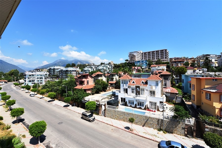 دوبلكس 3 غرف وصالة -ضمن مجمع عائلي في منطقة كاستل / الانيا 