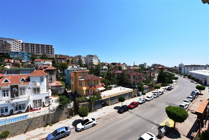 دوبلكس 3 غرف وصالة -ضمن مجمع عائلي في منطقة كاستل / الانيا 