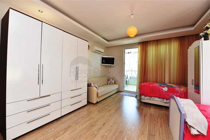 دوبلكس 3 غرف وصالة -ضمن مجمع عائلي في منطقة كاستل / الانيا 