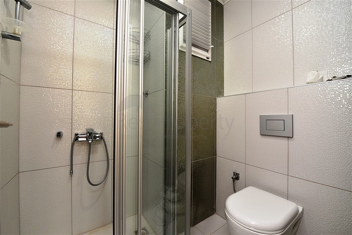 دوبلكس 3 غرف وصالة -ضمن مجمع عائلي في منطقة كاستل / الانيا 