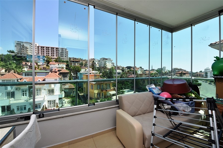 دوبلكس 3 غرف وصالة -ضمن مجمع عائلي في منطقة كاستل / الانيا 