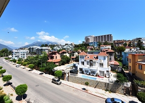 دوبلكس 3 غرف وصالة -ضمن مجمع عائلي في منطقة كاستل / الانيا 