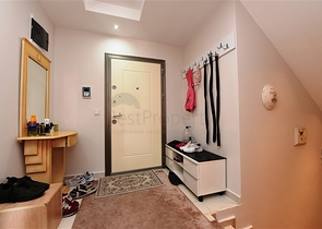 دوبلكس 3 غرف وصالة -ضمن مجمع عائلي في منطقة كاستل / الانيا 