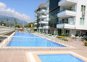 دوبلكس 3 غرف وصالة -ضمن مجمع عائلي في منطقة كاستل / الانيا 