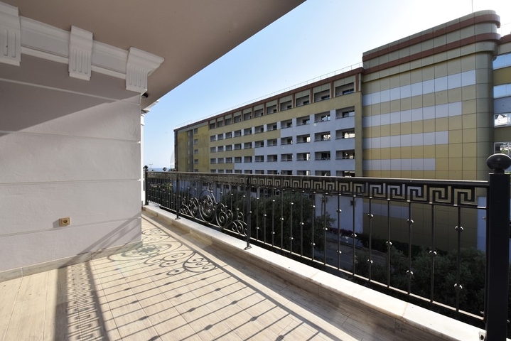 اطلالة بحر - مجمع فاخر - شقة 2 غرفة وصالة - جديدة - في كارجي جاك / الانيا 