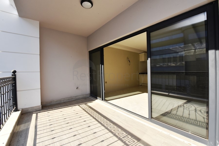 اطلالة بحر - مجمع فاخر - شقة 2 غرفة وصالة - جديدة - في كارجي جاك / الانيا 