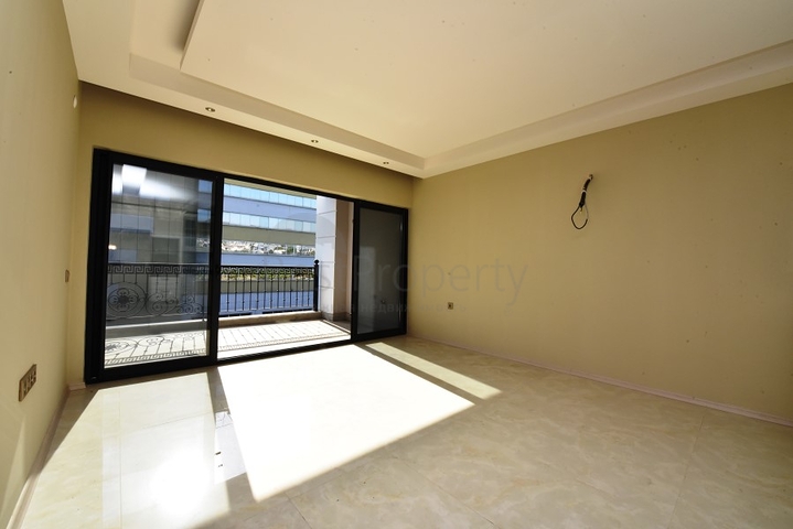 اطلالة بحر - مجمع فاخر - شقة 2 غرفة وصالة - جديدة - في كارجي جاك / الانيا 