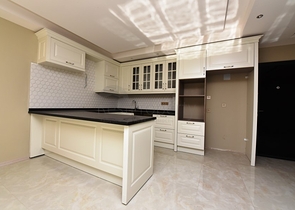 اطلالة بحر - مجمع فاخر - شقة 2 غرفة وصالة - جديدة - في كارجي جاك / الانيا 