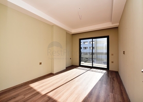 اطلالة بحر - مجمع فاخر - شقة 2 غرفة وصالة - جديدة - في كارجي جاك / الانيا 