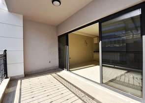 اطلالة بحر - مجمع فاخر - شقة 2 غرفة وصالة - جديدة - في كارجي جاك / الانيا 