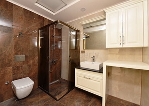 اطلالة بحر - مجمع فاخر - شقة 2 غرفة وصالة - جديدة - في كارجي جاك / الانيا 