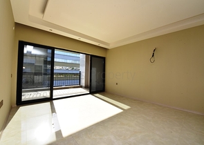 اطلالة بحر - مجمع فاخر - شقة 2 غرفة وصالة - جديدة - في كارجي جاك / الانيا 