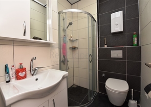 موقع مركزي -شقة غرفة وصالة  -مؤثثة -في مهموتلار / الانيا 