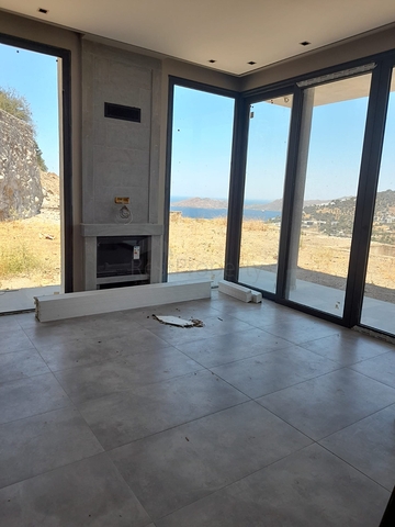 فيلا بتصميم انيق - 4 غرف وصالة -في بودروم 