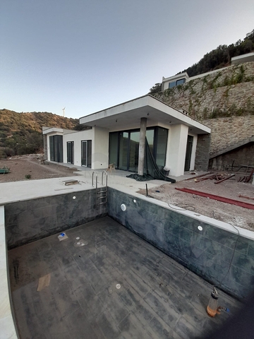 فيلا بتصميم انيق - 4 غرف وصالة -في بودروم 