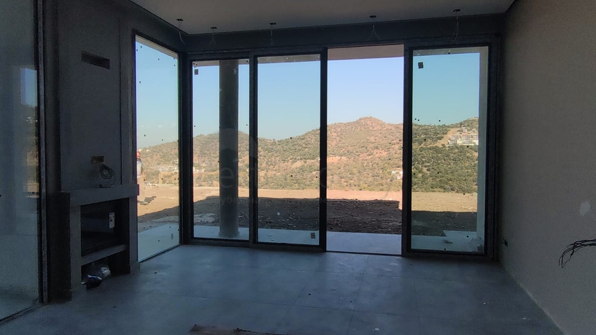 فيلا بتصميم انيق - 4 غرف وصالة -في بودروم 