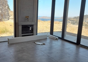 فيلا بتصميم انيق - 4 غرف وصالة -في بودروم 