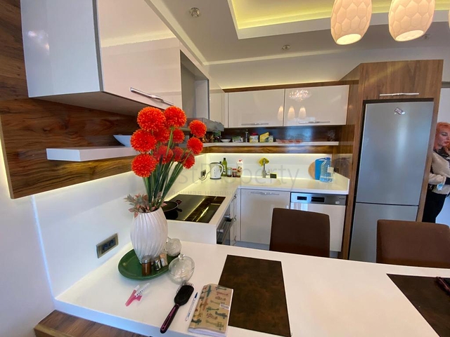 مجمع فاخر - شقة مفروشة -1+1 - في مهموتلار / الانيا 