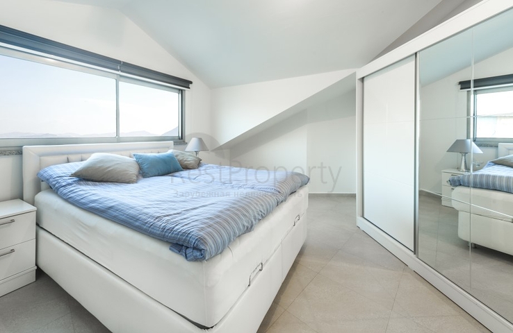 اطلالة بحر - دوبلكس 3 غرف وصالة -موقع مركزي -في اوبا / الانيا 