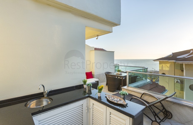 اطلالة بحر - دوبلكس 3 غرف وصالة -موقع مركزي -في اوبا / الانيا 