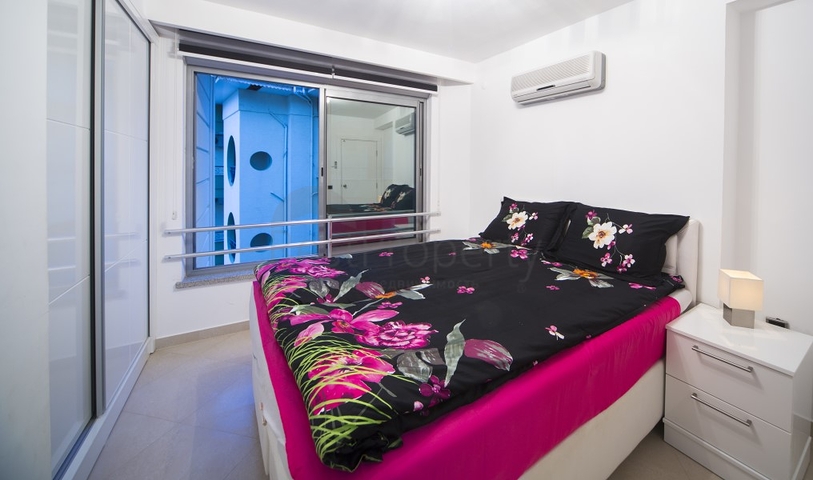 اطلالة بحر - دوبلكس 3 غرف وصالة -موقع مركزي -في اوبا / الانيا 