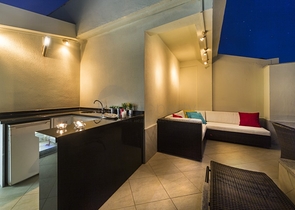 اطلالة بحر - دوبلكس 3 غرف وصالة -موقع مركزي -في اوبا / الانيا 