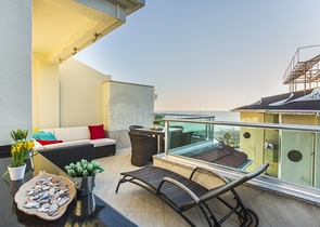 اطلالة بحر - دوبلكس 3 غرف وصالة -موقع مركزي -في اوبا / الانيا 