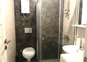 شقة غرفة وصالة - مفروشة - ضمن مجمع انيق - مهموتلار / الانيا 