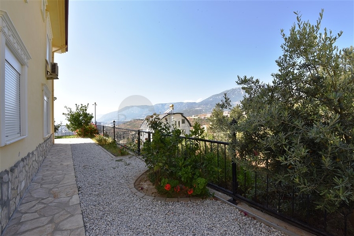 فيلا مستقلة  اطلالة بحر - 3 غرف وصالة -مفروشة -في كارجي جاك / الانيا 