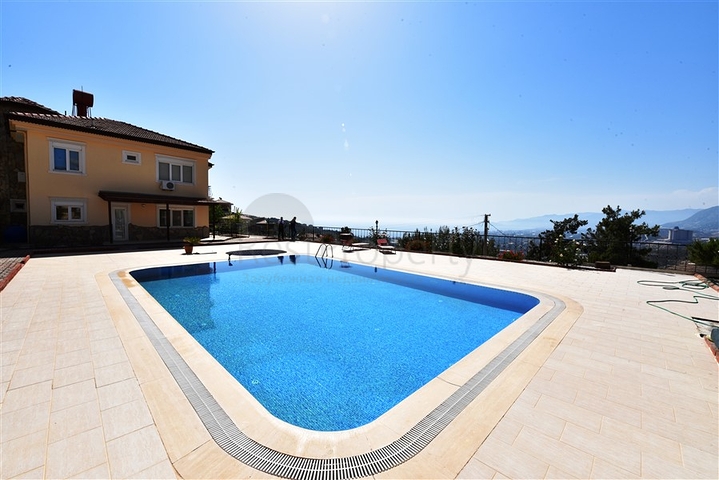 فيلا مستقلة  اطلالة بحر - 3 غرف وصالة -مفروشة -في كارجي جاك / الانيا 