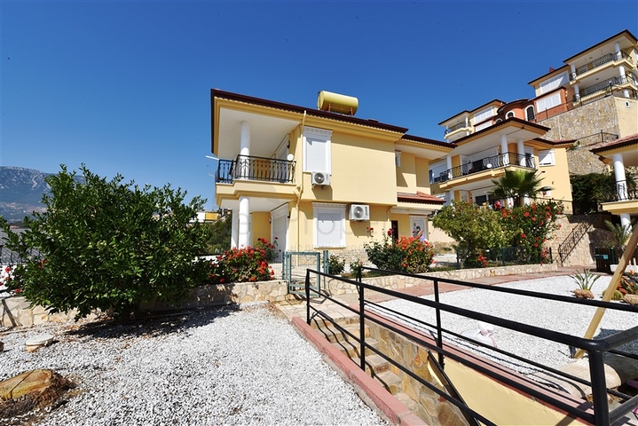 فيلا مستقلة  اطلالة بحر - 3 غرف وصالة -مفروشة -في كارجي جاك / الانيا 