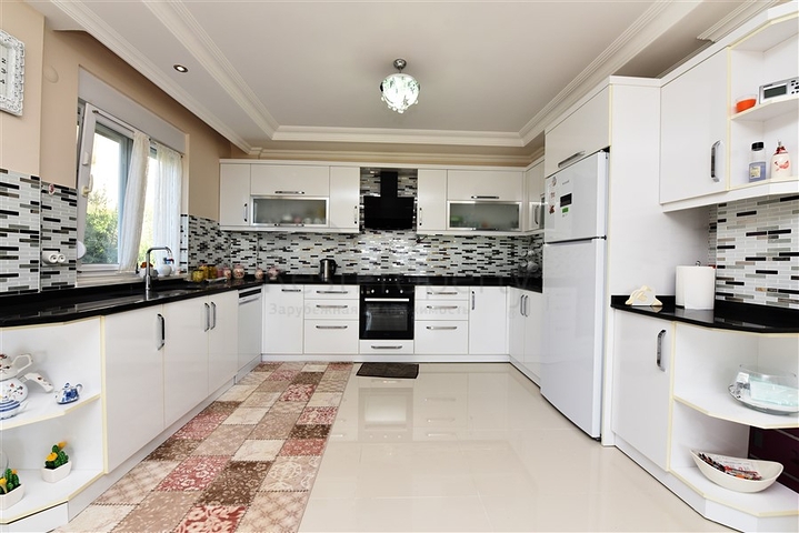 فيلا مستقلة  اطلالة بحر - 3 غرف وصالة -مفروشة -في كارجي جاك / الانيا 