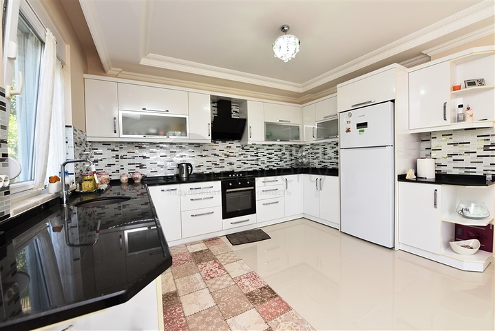 فيلا مستقلة  اطلالة بحر - 3 غرف وصالة -مفروشة -في كارجي جاك / الانيا 