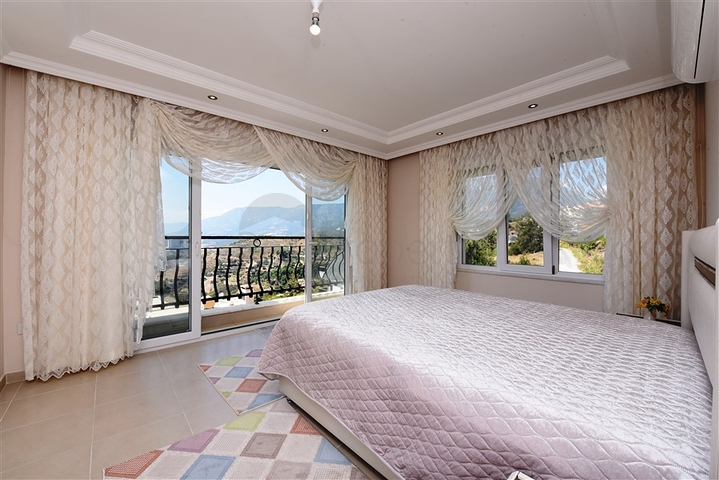 فيلا مستقلة  اطلالة بحر - 3 غرف وصالة -مفروشة -في كارجي جاك / الانيا 