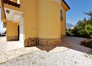 فيلا مستقلة  اطلالة بحر - 3 غرف وصالة -مفروشة -في كارجي جاك / الانيا 