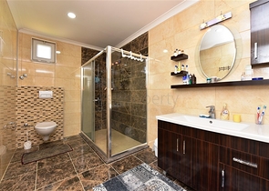 فيلا مستقلة  اطلالة بحر - 3 غرف وصالة -مفروشة -في كارجي جاك / الانيا 