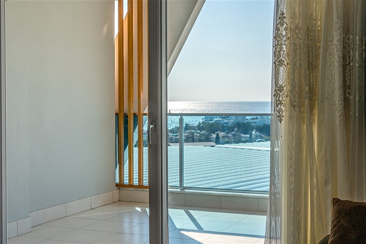 اطلالة بحر - مجمع فاخر -دوبلكس 4 غرف وصالة -في افسلار / الانيا 