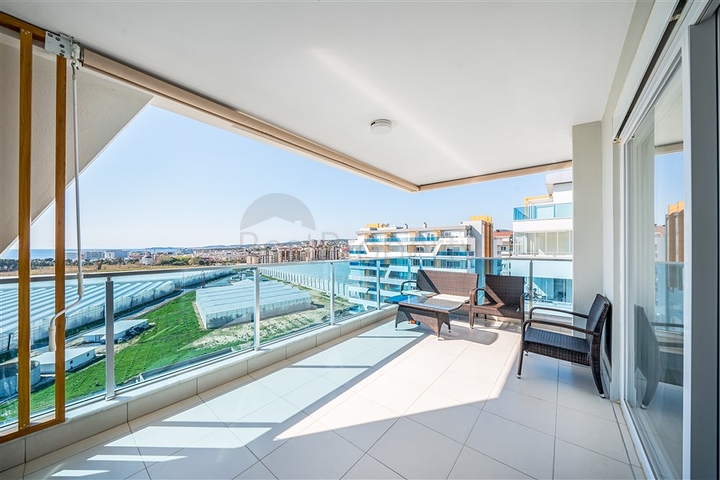 اطلالة بحر - مجمع فاخر -دوبلكس 4 غرف وصالة -في افسلار / الانيا 