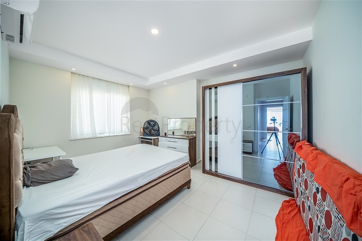 اطلالة بحر - مجمع فاخر -دوبلكس 4 غرف وصالة -في افسلار / الانيا 