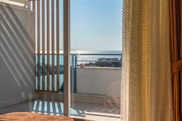 اطلالة بحر - مجمع فاخر -دوبلكس 4 غرف وصالة -في افسلار / الانيا 