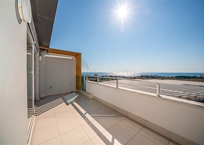 اطلالة بحر - مجمع فاخر -دوبلكس 4 غرف وصالة -في افسلار / الانيا 