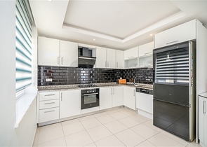 اطلالة بحر - مجمع فاخر -دوبلكس 4 غرف وصالة -في افسلار / الانيا 