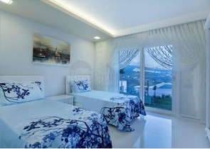 مناسبة للجنسية التركية -فيلا فاخرة - في كارجي جلك / الانيا 