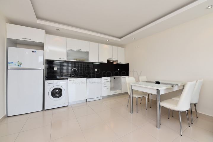 مجمع يضم كافة الخدمات -شقة غرفة وصالة -مؤثثة -في افسلار / الانيا 