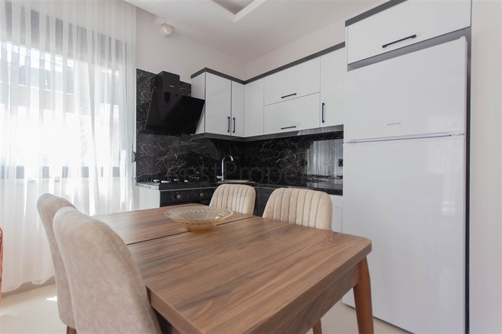 شقة غرفة وصالة -مفروشة -في مهموتلار / الانيا 